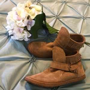 Tan Suede UGG ankle boots